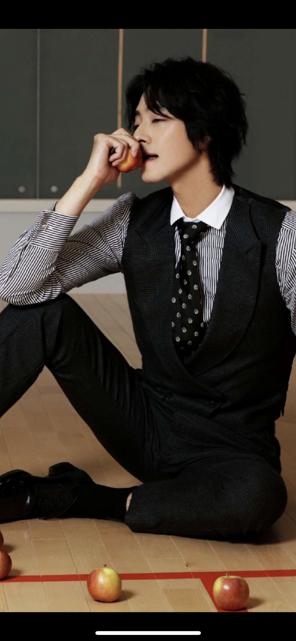 意乱情迷眯眼睛的