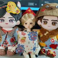 角落生物一起玩耍！